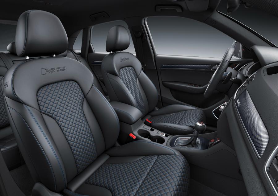 Интерьер Audi RS Q3 Performance (8U) 2016 года  (WW) (фото 16 из 17)